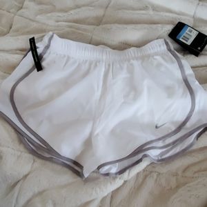 Nike women's shorts, size med, NWT!